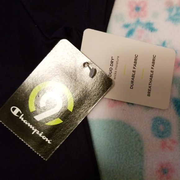 New Champion Girl's Shirt - Picture 4 of 6